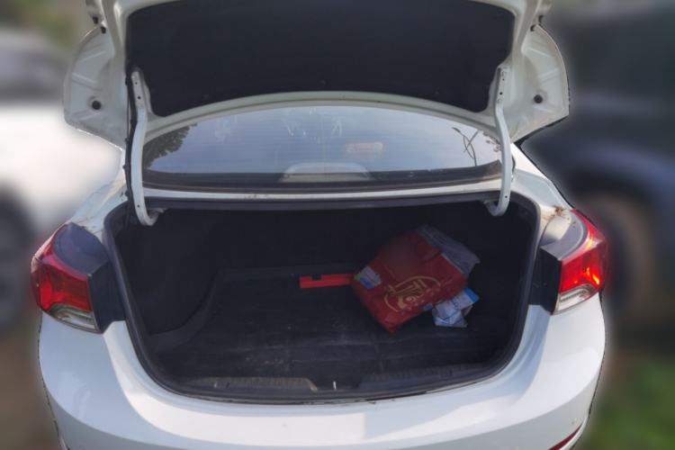 Used Hyundai Elantra (5th Generation / Langdong) 2015 1.6L Automatic Fashion Model Trunk
