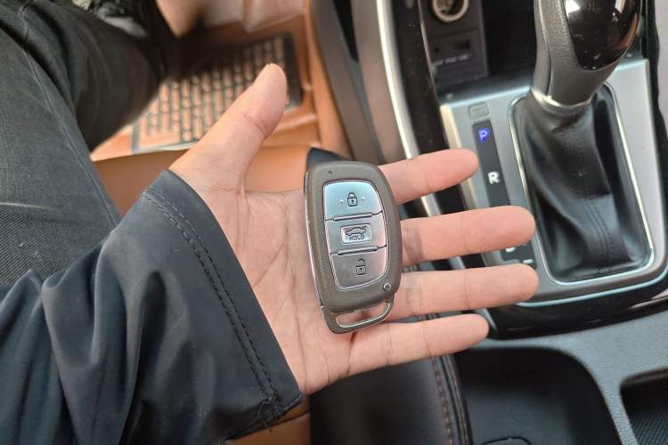 Used Hyundai Elantra (5th Generation / Langdong) 2015 1.6L Automatic Leading Model Vehicle Key