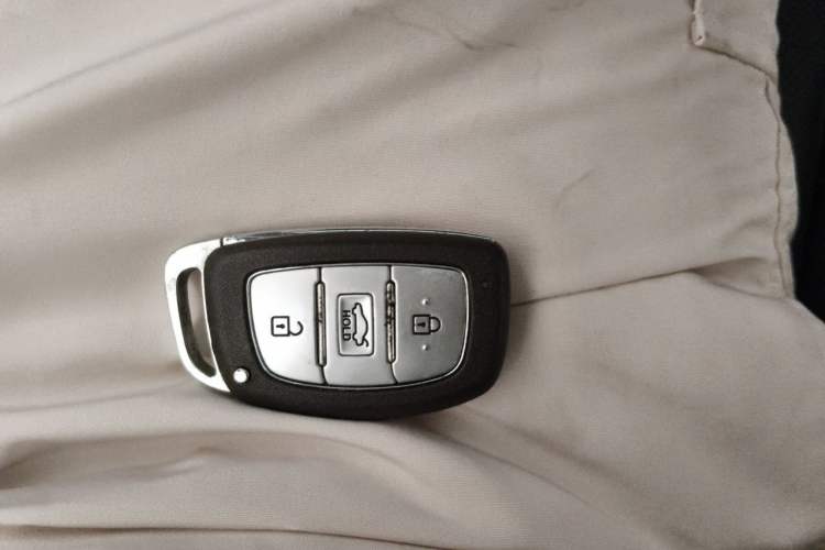 Used Hyundai Elantra (5th Generation / Langdong) 2015 1.6L Automatic Luxury Model Vehicle Key