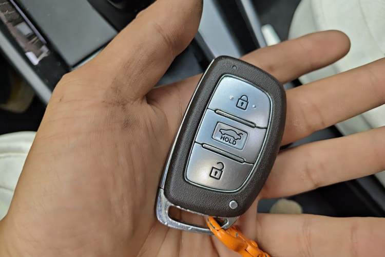 Used Hyundai Elantra (5th Generation / Langdong) 2015 1.6L Automatic Leading Model Vehicle Key