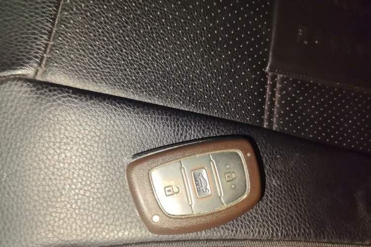 Used Hyundai Elantra (5th Generation / Langdong) 2015 1.6L Automatic Leading Model Vehicle Key