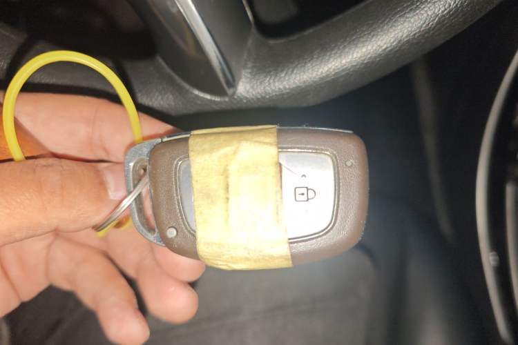 Used Hyundai Elantra (5th Generation / Langdong) 2015 1.6L Manual Leading Model Vehicle Key