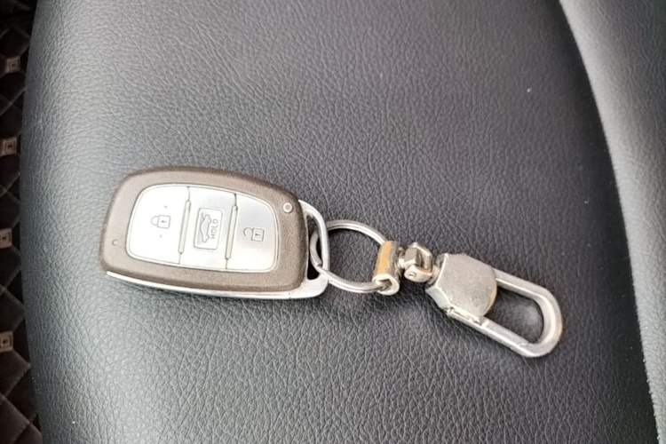 Used Hyundai Elantra (5th Generation / Langdong) 2015 1.6L Automatic Leading Model Vehicle Key