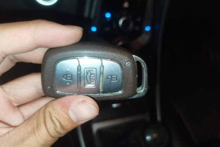 Used Hyundai Elantra (5th Generation / Langdong) 2015 1.6L Manual Leading Model Vehicle Key
