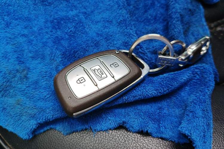 Used Hyundai Elantra (5th Generation / Langdong) 2015 1.6L Manual Leading Model Vehicle Key