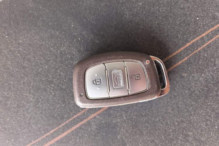 Used Hyundai Elantra (5th Generation / Langdong) 2015 1.6L Automatic Leading Model Vehicle Key