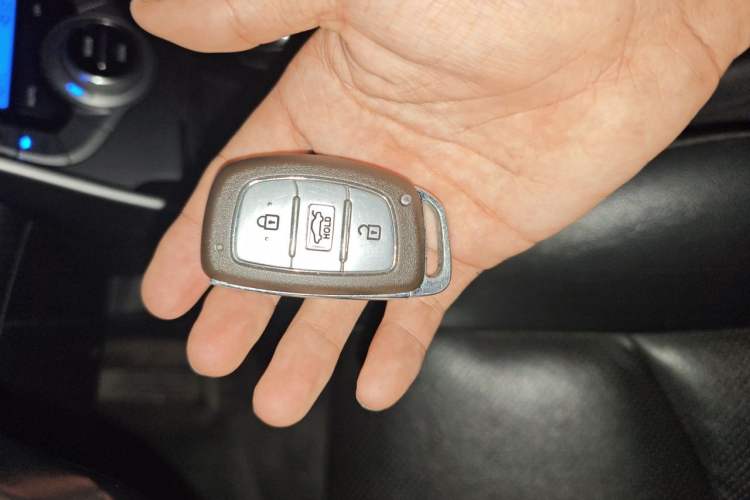 Used Hyundai Elantra (5th Generation / Langdong) 2015 1.6L Automatic Luxury Model Vehicle Key