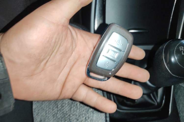 Used Hyundai Elantra (5th Generation / Langdong) 2015 1.6L Manual Leading Model Vehicle Key