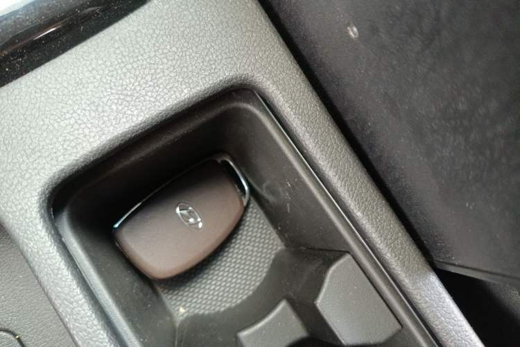 Used Hyundai Elantra (5th Generation / Langdong) 2015 1.6L Automatic Luxury Model Vehicle Key