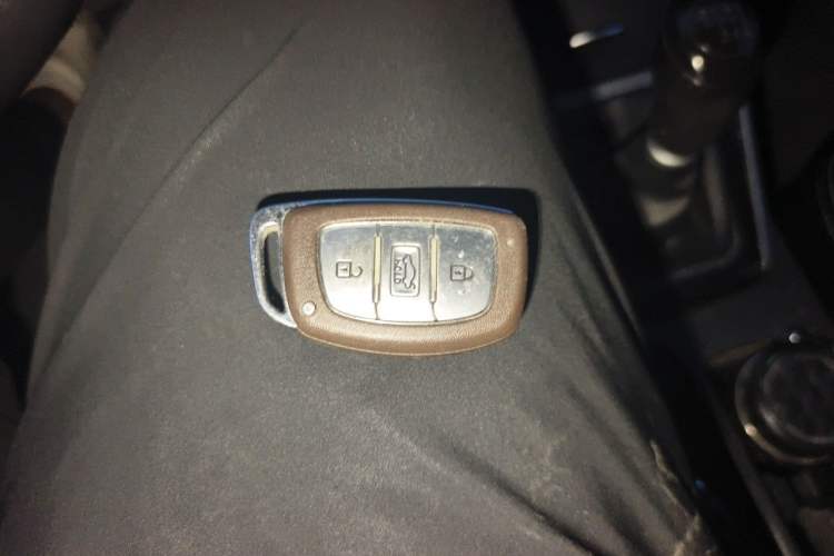 Used Hyundai Elantra (5th Generation / Langdong) 2015 1.6L Manual Leading Model Vehicle Key
