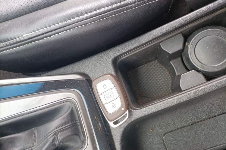 Used Hyundai Elantra (5th Generation / Langdong) 2015 1.6L Automatic Leading Model Vehicle Key