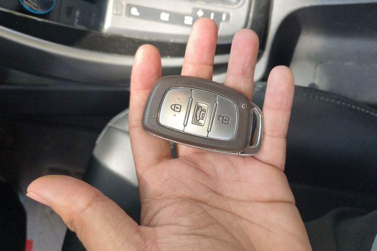 Used Hyundai Elantra (5th Generation / Langdong) 2015 1.6L Automatic Leading Model Vehicle Key