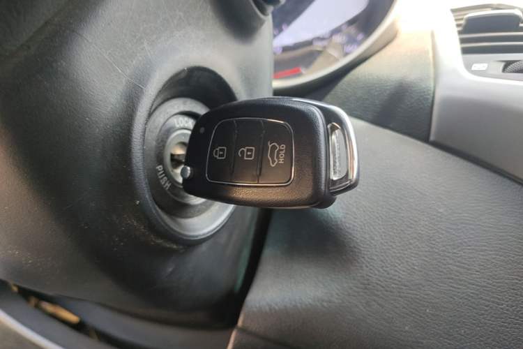 Used Hyundai Elantra (5th Generation / Langdong) 2015 1.6L Manual Fashion Edition Vehicle Key
