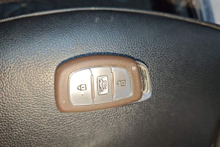 Used Hyundai Elantra (5th Generation / Langdong) 2015 1.6L Manual Leading Model Vehicle Key