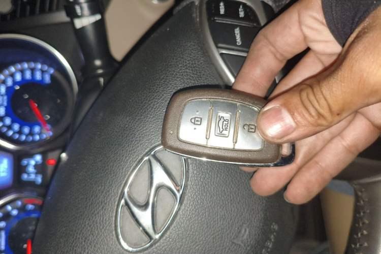 Used Hyundai Elantra (5th Generation / Langdong) 2015 1.6L Automatic Leading Model Vehicle Key