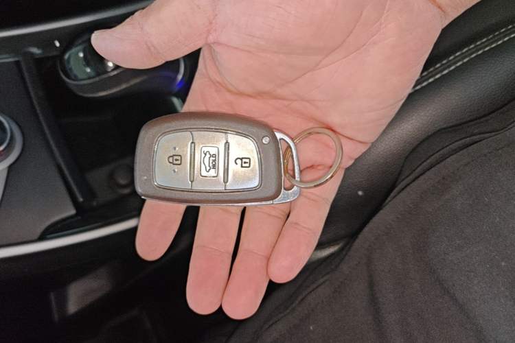 Used Hyundai Elantra (5th Generation / Langdong) 2015 1.6L Automatic Leading Model Vehicle Key