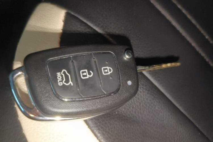 Used Hyundai Elantra (5th Generation / Langdong) 2015 1.6L Automatic Fashion Model Vehicle Key