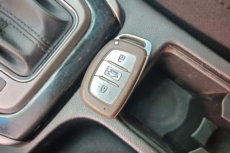Used Hyundai Elantra (5th Generation / Langdong) 2015 1.6L Automatic Leading Model Vehicle Key