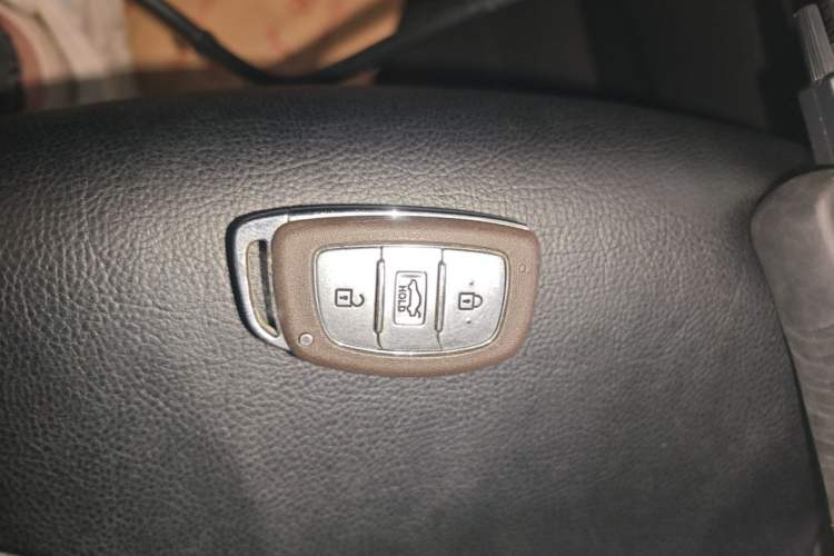Used Hyundai Elantra (5th Generation / Langdong) 2015 1.6L Automatic Leading Model Vehicle Key
