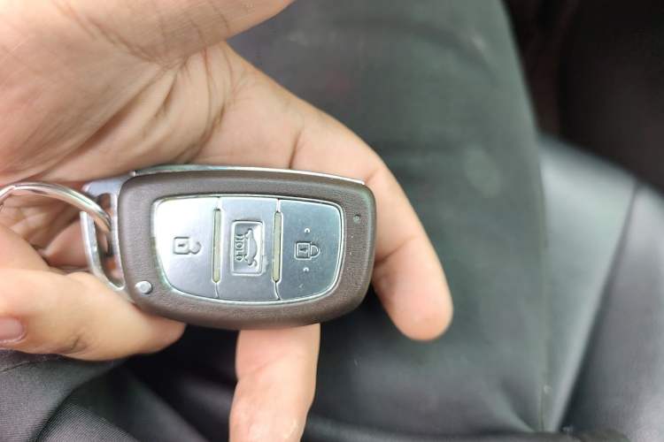 Used Hyundai Elantra (5th Generation / Langdong) 2015 1.6L Manual Leading Model Vehicle Key