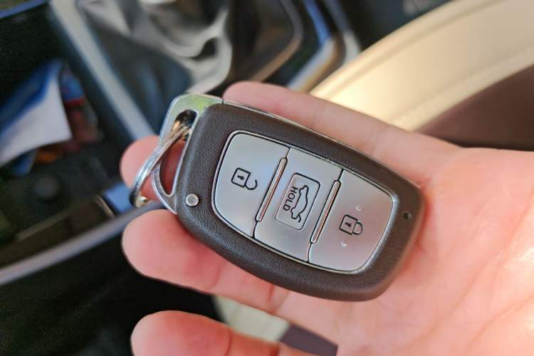 Used Hyundai Elantra (5th Generation / Langdong) 2015 1.6L Manual Leading Model Vehicle Key
