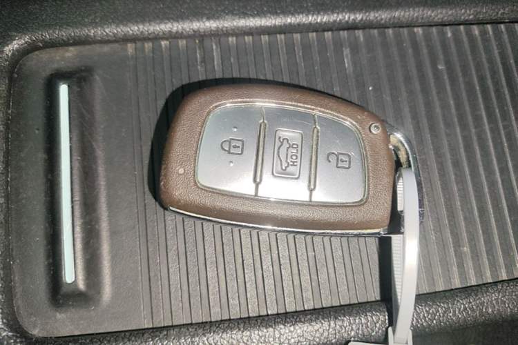 Used Hyundai Elantra (5th Generation / Langdong) 2015 1.6L Automatic Leading Model Vehicle Key