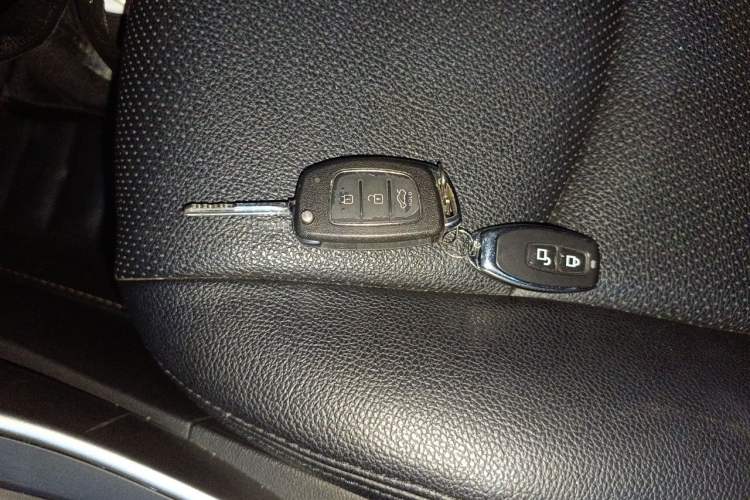 Used Hyundai Elantra (5th Generation / Langdong) 2015 1.6L Automatic Fashion Model Vehicle Key