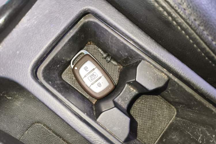 Used Hyundai Elantra (5th Generation / Langdong) 2015 1.6L Automatic Leading Model Vehicle Key