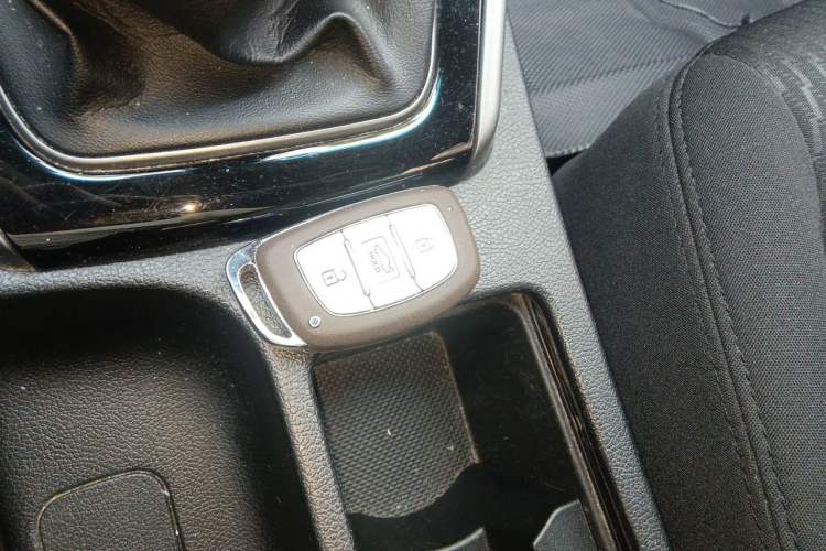 Used Hyundai Elantra (5th Generation / Langdong) 2015 1.6L Manual Leading Model Vehicle Key