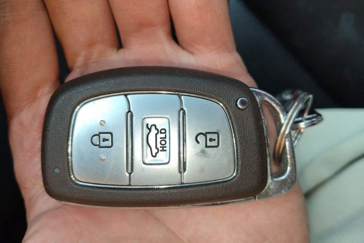 Used Hyundai Elantra (5th Generation / Langdong) 2015 1.6L Automatic Leading Model Vehicle Key