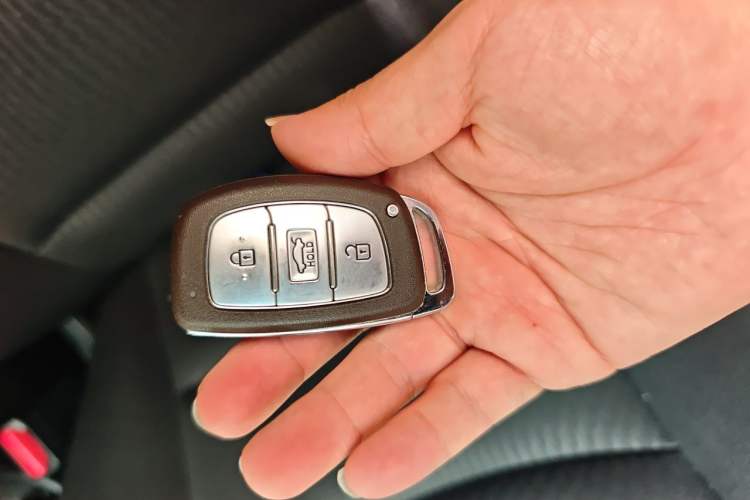 Used Hyundai Elantra (5th Generation / Langdong) 2015 1.6L Automatic Leading Model Vehicle Key