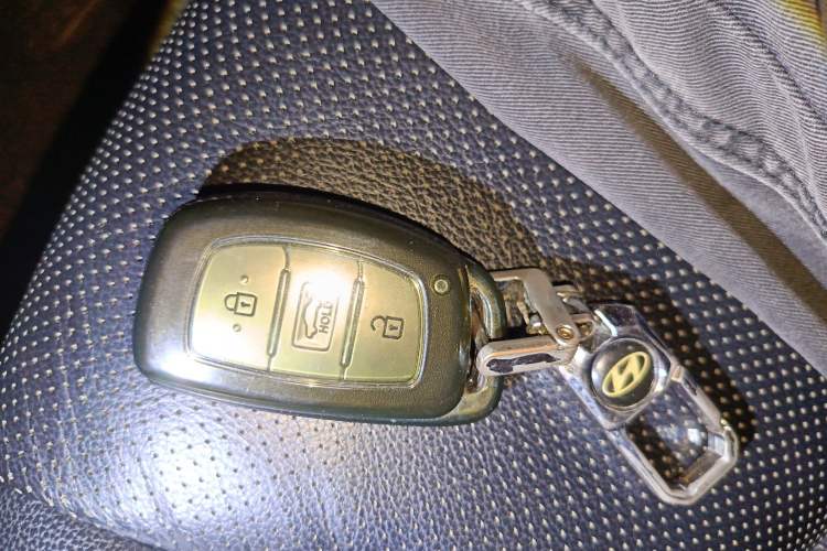 Used Hyundai Elantra (5th Generation / Langdong) 2015 1.6L Automatic Luxury Model Vehicle Key