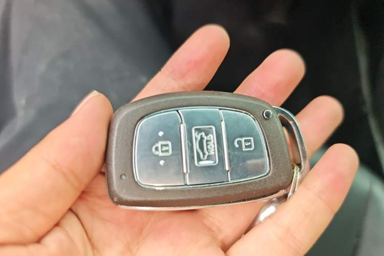 Used Hyundai Elantra (5th Generation / Langdong) 2015 1.6L Automatic Leading Model Vehicle Key