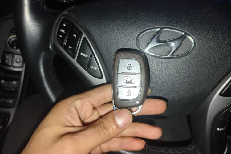 Used Hyundai Elantra (5th Generation / Langdong) 2015 1.6L Automatic Luxury Model Vehicle Key