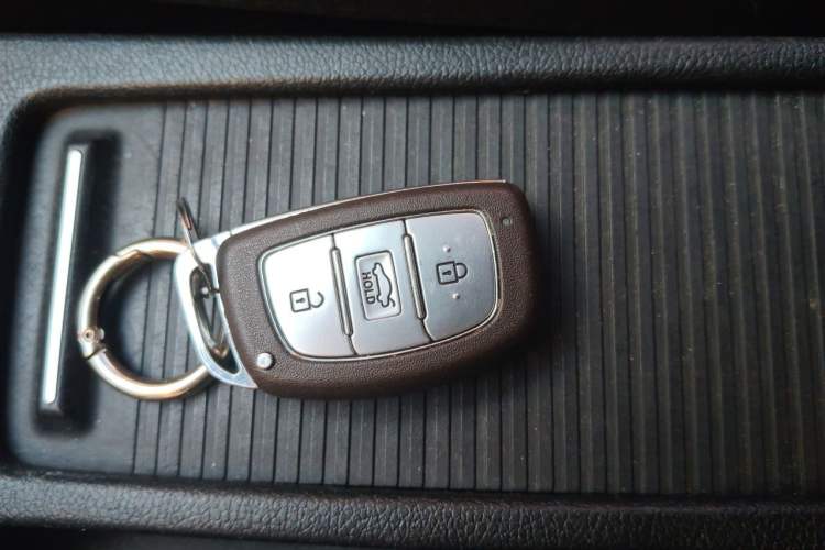 Used Hyundai Elantra (5th Generation / Langdong) 2015 1.6L Automatic Leading Model Vehicle Key