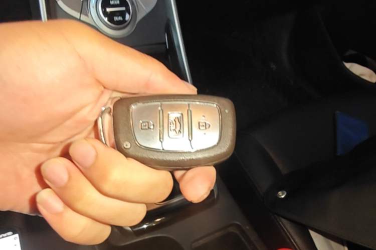 Used Hyundai Elantra (5th Generation / Langdong) 2015 1.6L Automatic Luxury Model Vehicle Key
