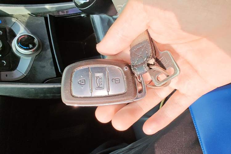 Used Hyundai Elantra (5th Generation / Langdong) 2015 1.6L Manual Leading Model Vehicle Key