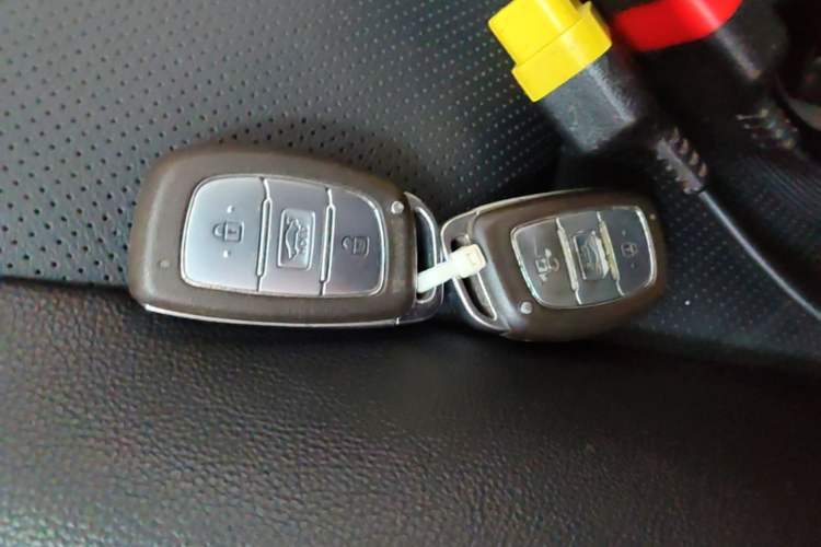 Used Hyundai Elantra (5th Generation / Langdong) 2015 1.6L Automatic Luxury Model Vehicle Key