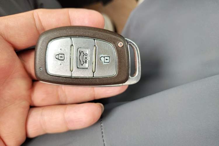 Used Hyundai Elantra (5th Generation / Langdong) 2015 1.6L Automatic Leading Model Vehicle Key