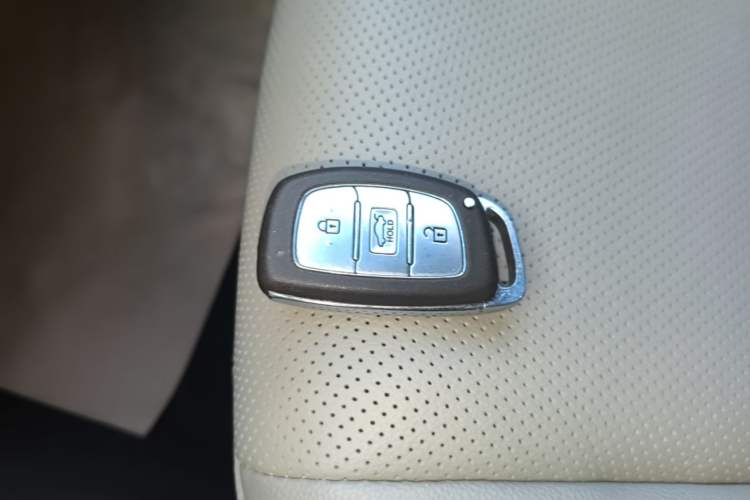 Used Hyundai Elantra (5th Generation / Langdong) 2015 1.6L Automatic Luxury Model Vehicle Key