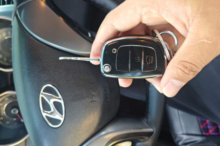 Used Hyundai Elantra (5th Generation / Langdong) 2015 1.6L Automatic Fashion Model Vehicle Key