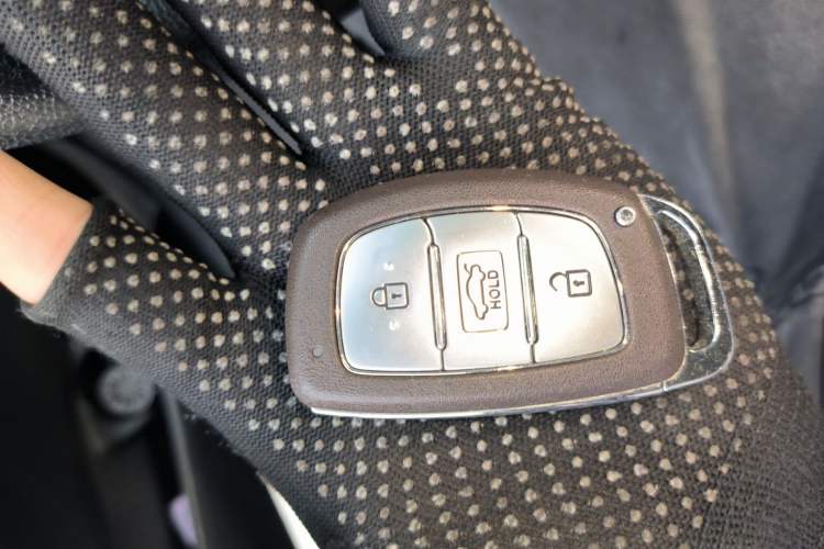 Used Hyundai Elantra (5th Generation / Langdong) 2015 1.6L Automatic Leading Model Vehicle Key