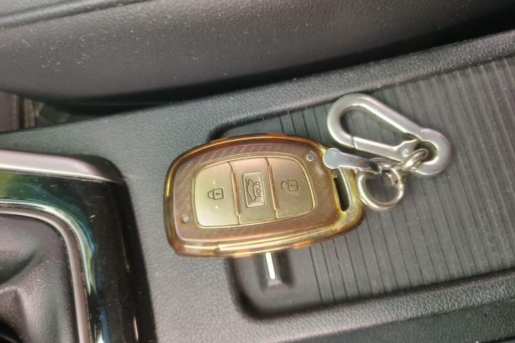 Used Hyundai Elantra (5th Generation / Langdong) 2015 1.6L Manual Leading Model Vehicle Key