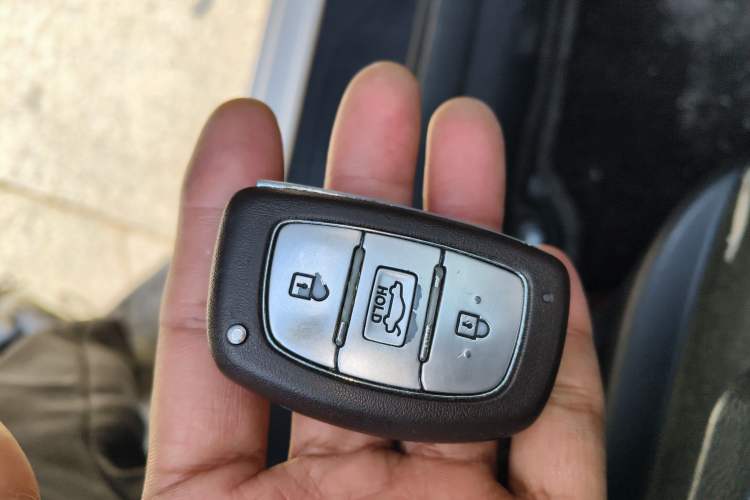 Used Hyundai Elantra (5th Generation / Langdong) 2015 1.6L Manual Leading Model Vehicle Key