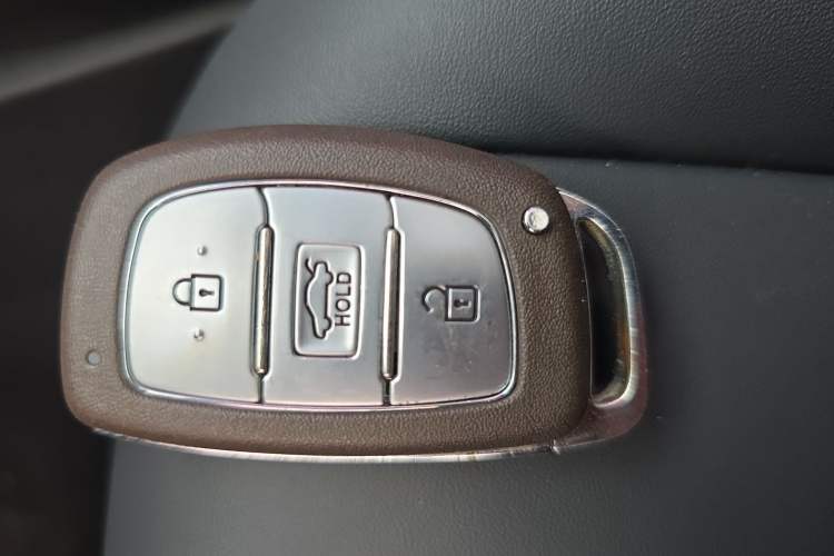 Used Hyundai Elantra (5th Generation / Langdong) 2015 1.6L Automatic Leading Model Vehicle Key