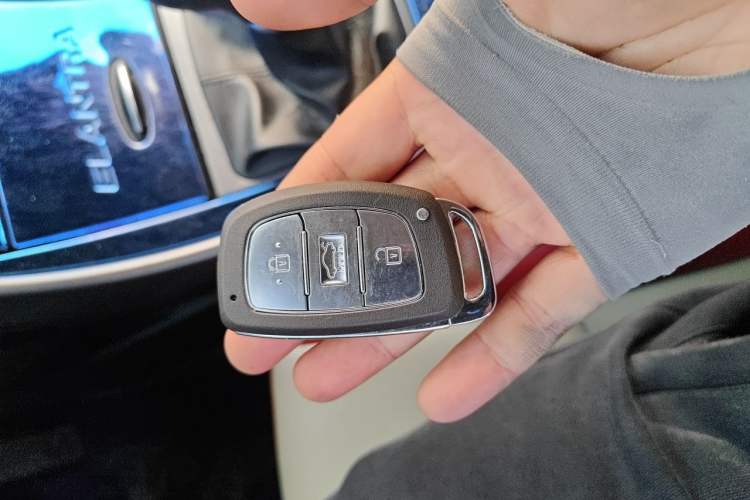 Used Hyundai Elantra (5th Generation / Langdong) 2015 1.6L Manual Leading Model Vehicle Key