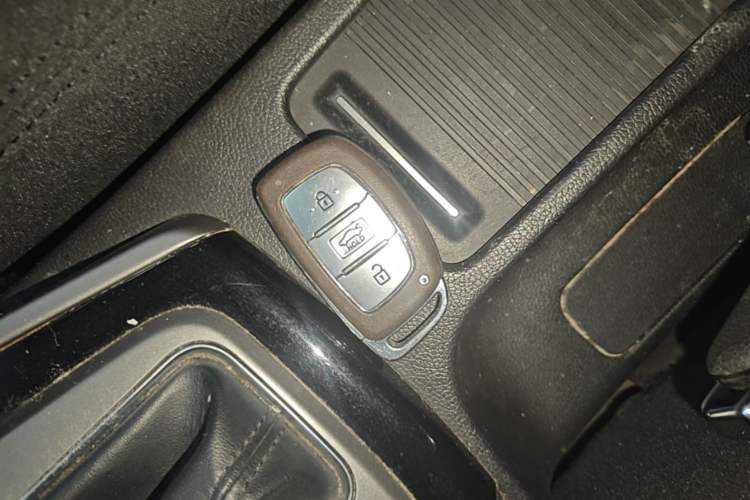 Used Hyundai Elantra (5th Generation / Langdong) 2015 1.6L Automatic Leading Model Vehicle Key