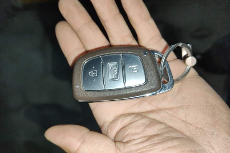 Used Hyundai Elantra (5th Generation / Langdong) 2015 1.6L Manual Leading Model Vehicle Key