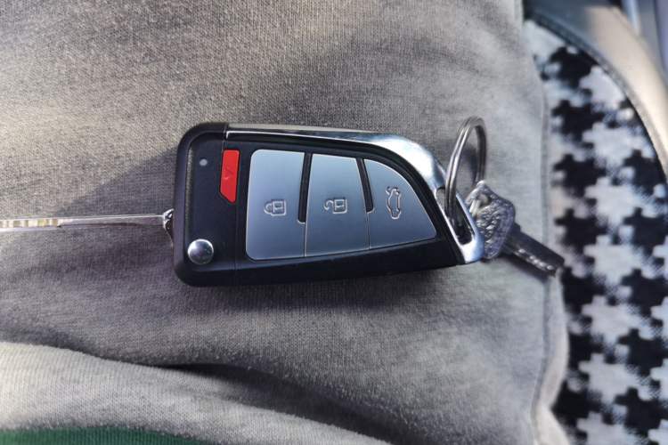 Used Hyundai Elantra (5th Generation / Langdong) 2015 1.6L Automatic Fashion Model Vehicle Key