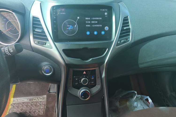 Used Hyundai Elantra (5th Generation / Langdong) 2015 1.6L Automatic Leading Model Audio And AC Panel